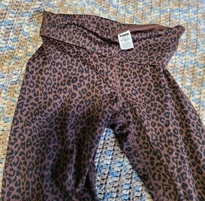 PINK Victoria's Secret Brown Leopard Print Leggings